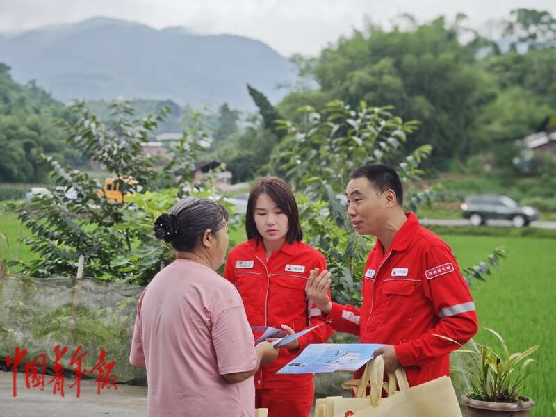 完美体育央地志愿者走村入户宣讲天然气管道安全知识共织安全守护网(图1)