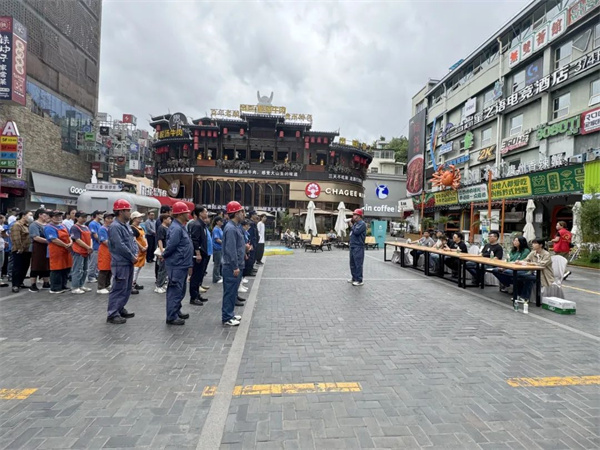 南明区开展城完美体育网站镇燃气领域“安全生产月”活动及燃气管道泄漏应急演练(图1)