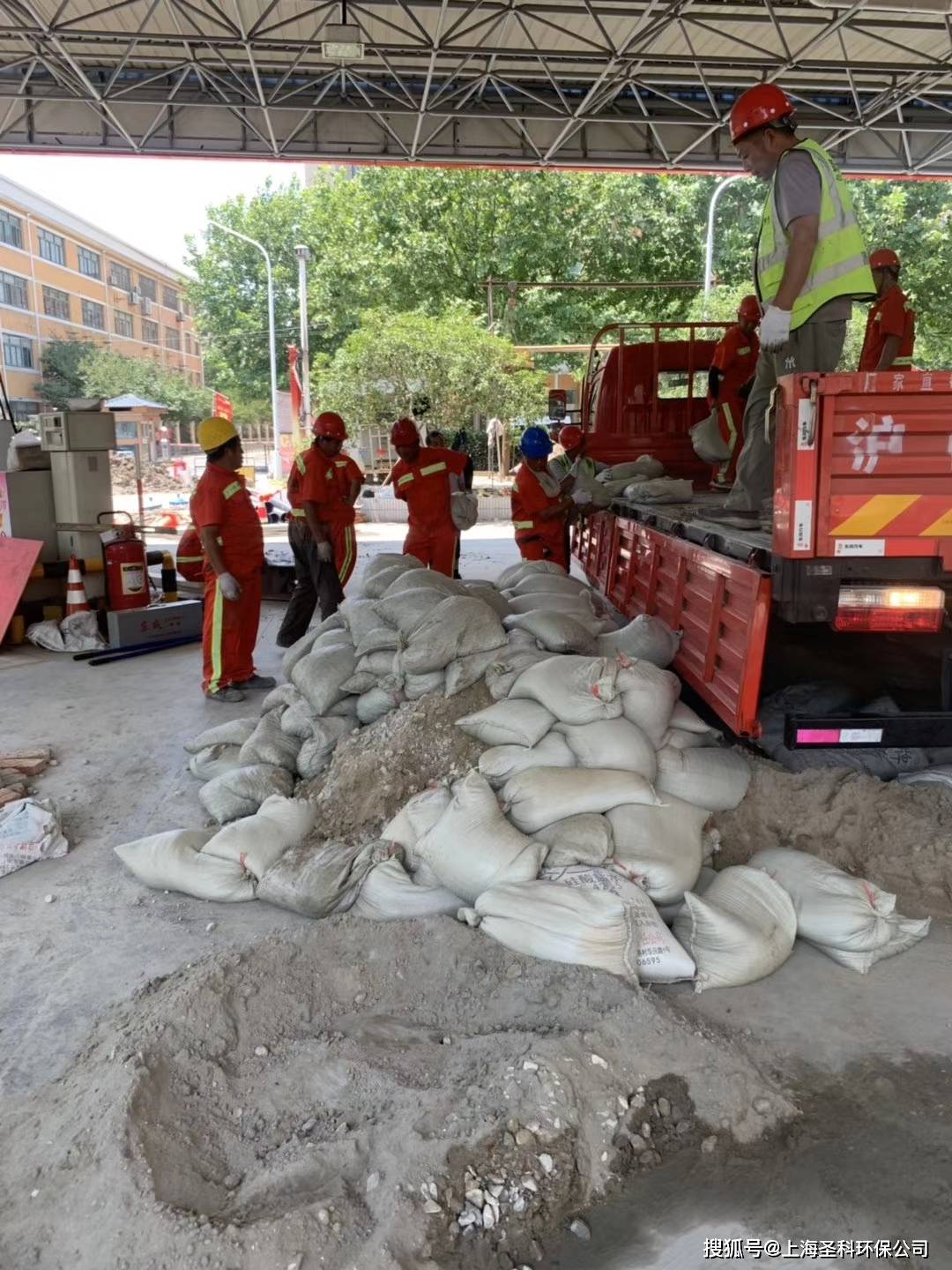 完美体育上海工地排水管网改造上海市政管道开挖铺设管道截污纳管施工(图3)