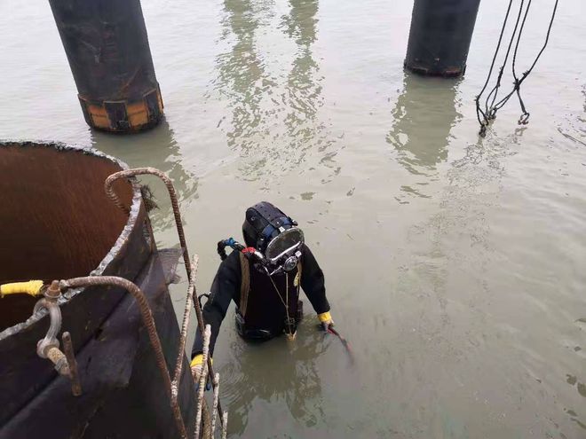 铜仁市水下维修闸门-雨水管道砌墙封堵完美体育(图3)